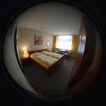 Frühstückspension Garni Lerche 3*